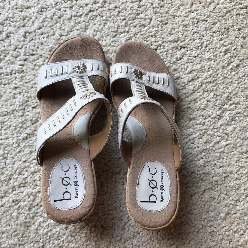 Cream BOC wedge sandal 8M/39